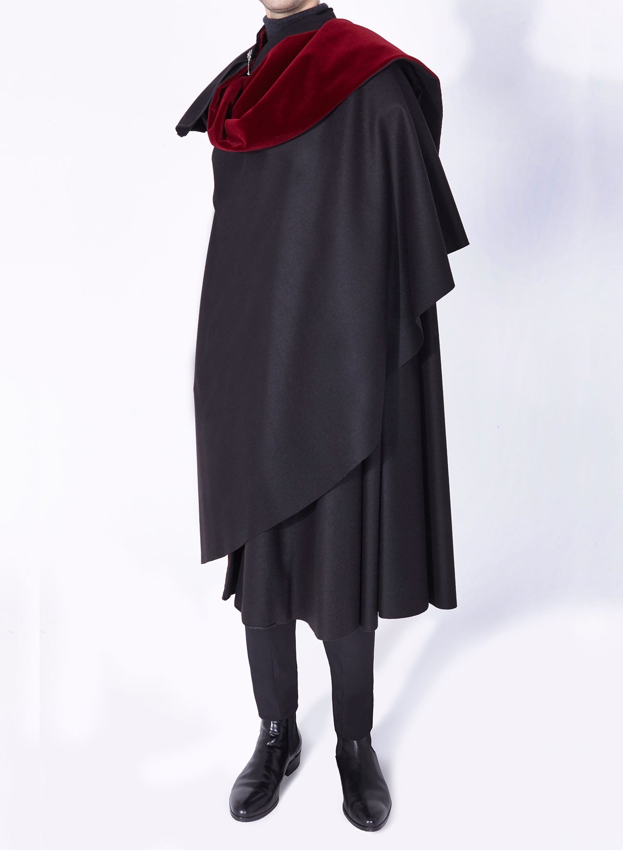 1901 Cloak Black & Burgundy | Seseña Capes – SESEÑA - CAPES SINCE 1901